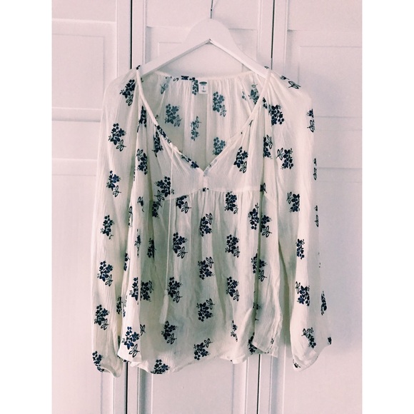 Old Navy Tops - Old Navy Floral Peasant Top